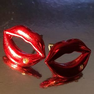 Red Marilyn Monroe lip kiss earring metallic vintage Betsey Johnson post crystal